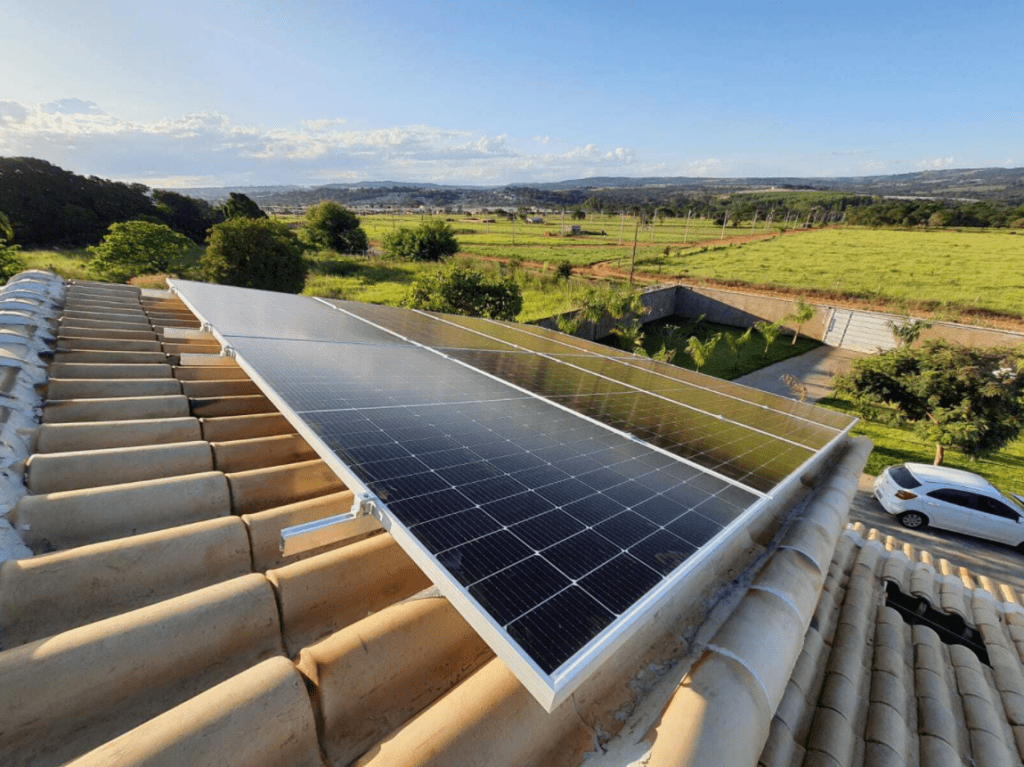 Hoymiles solar project for Brazil roof residential project